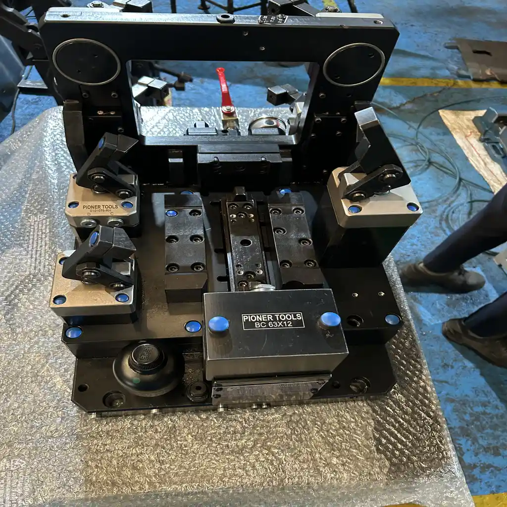 LEAK TEST FIXTURES 7