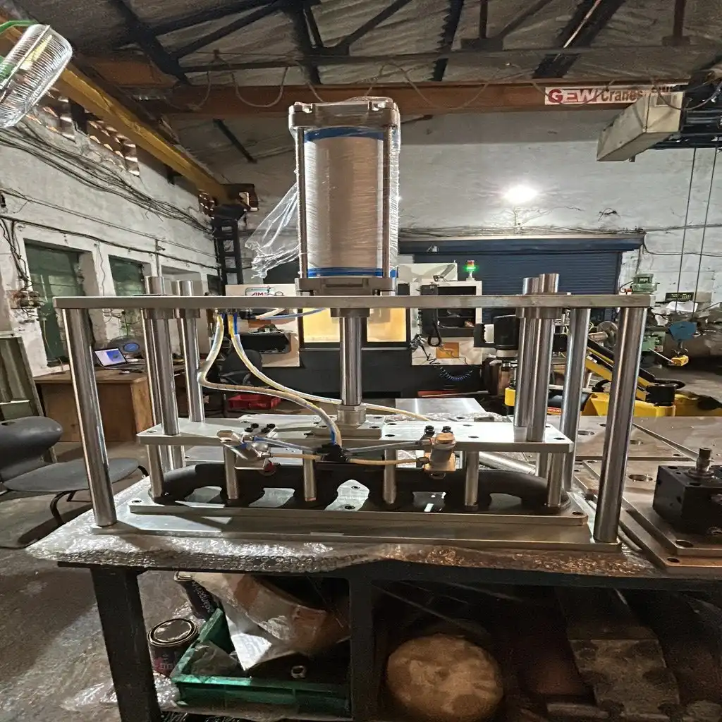 LEAK TEST FIXTURES 8